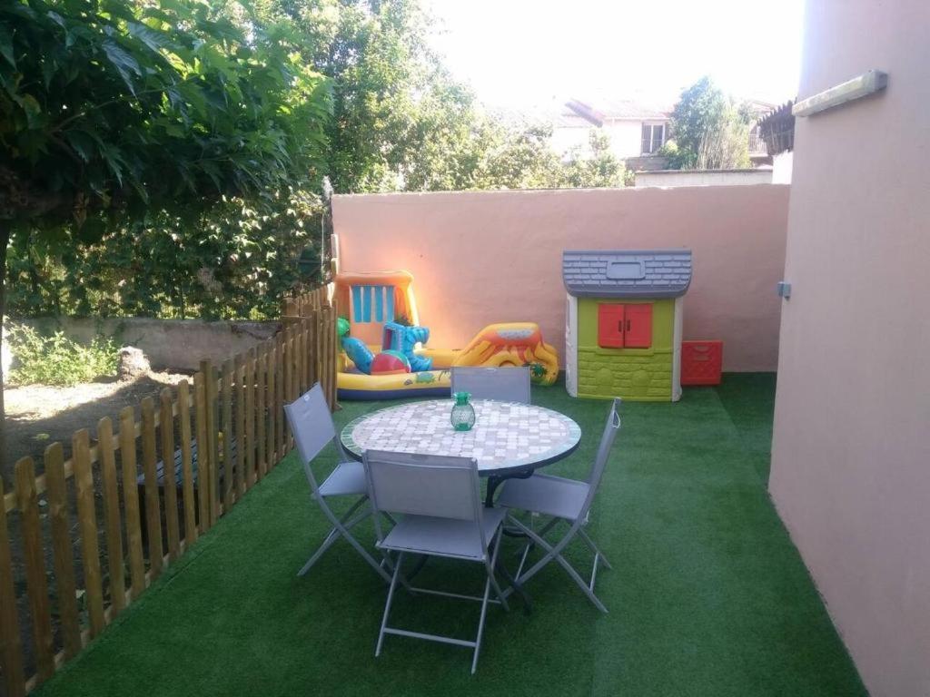 Appartement 60M2 Rdc Avec Jardin Saint-Génis Exterior foto